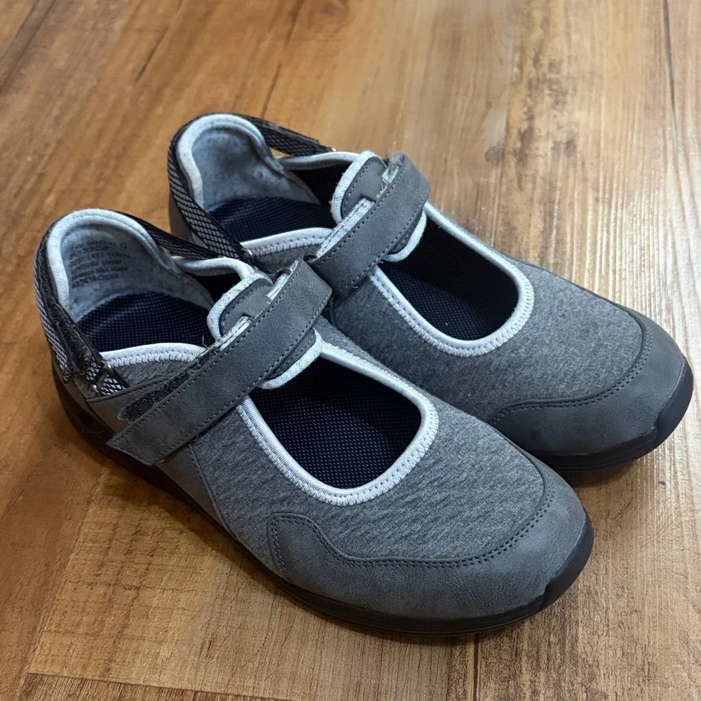 Drew gray Mary Jane Buttercup Dual Adjustable Strap walking shoes size 7.5 W